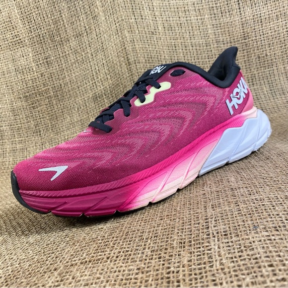 Hoka One One Shoes - 🛑SOLD🛑 Hoka One One running shoes Arahi 6 women size 10 b